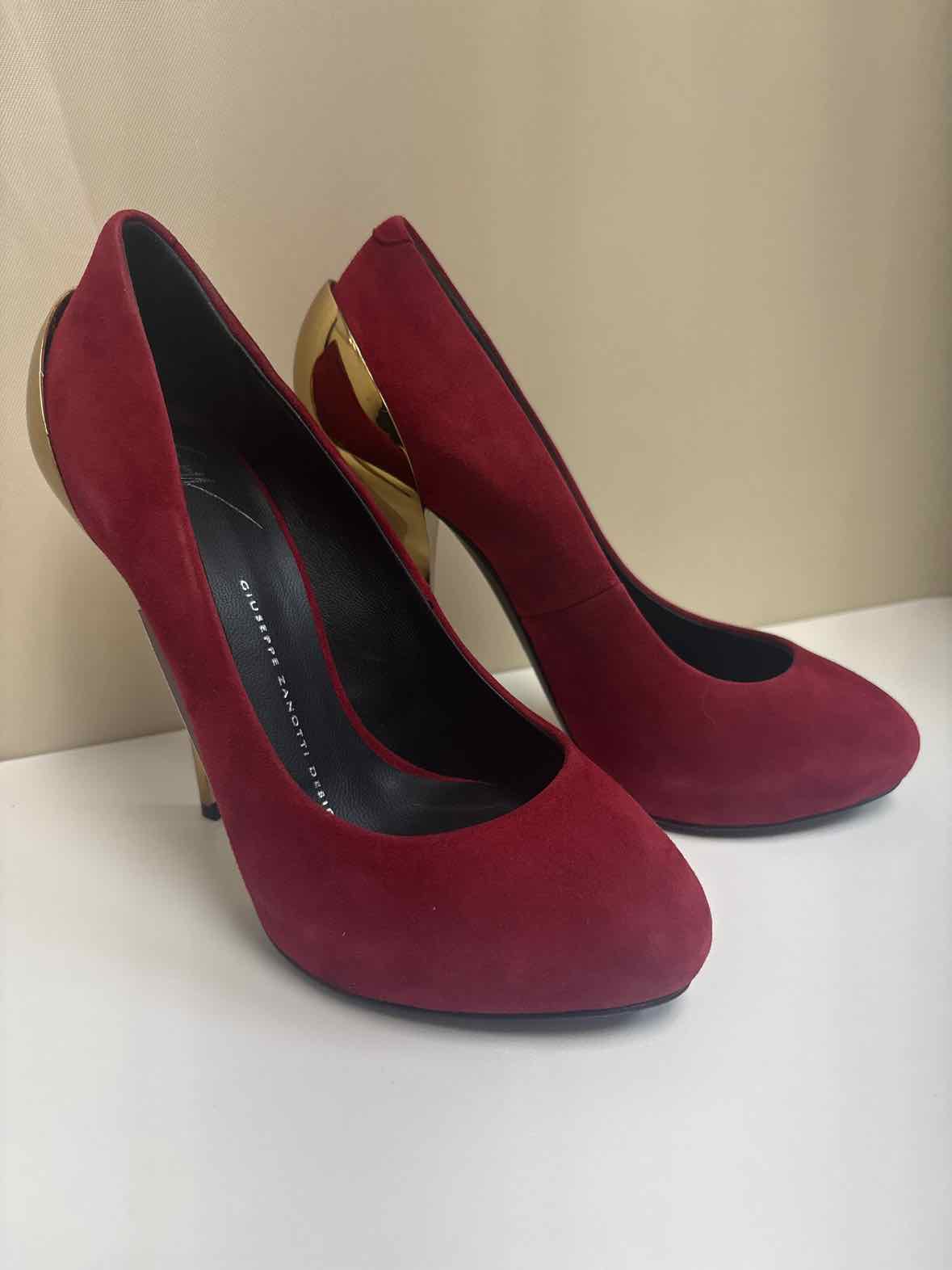 Giuseppe Zanotti Red Suede Pumps with Sculptural Gold Heel