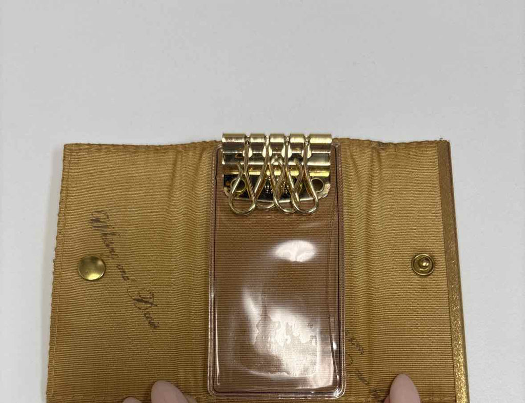 Vintage Whiting & Davis Gold Mesh Key Case Holder – 1960s–70s