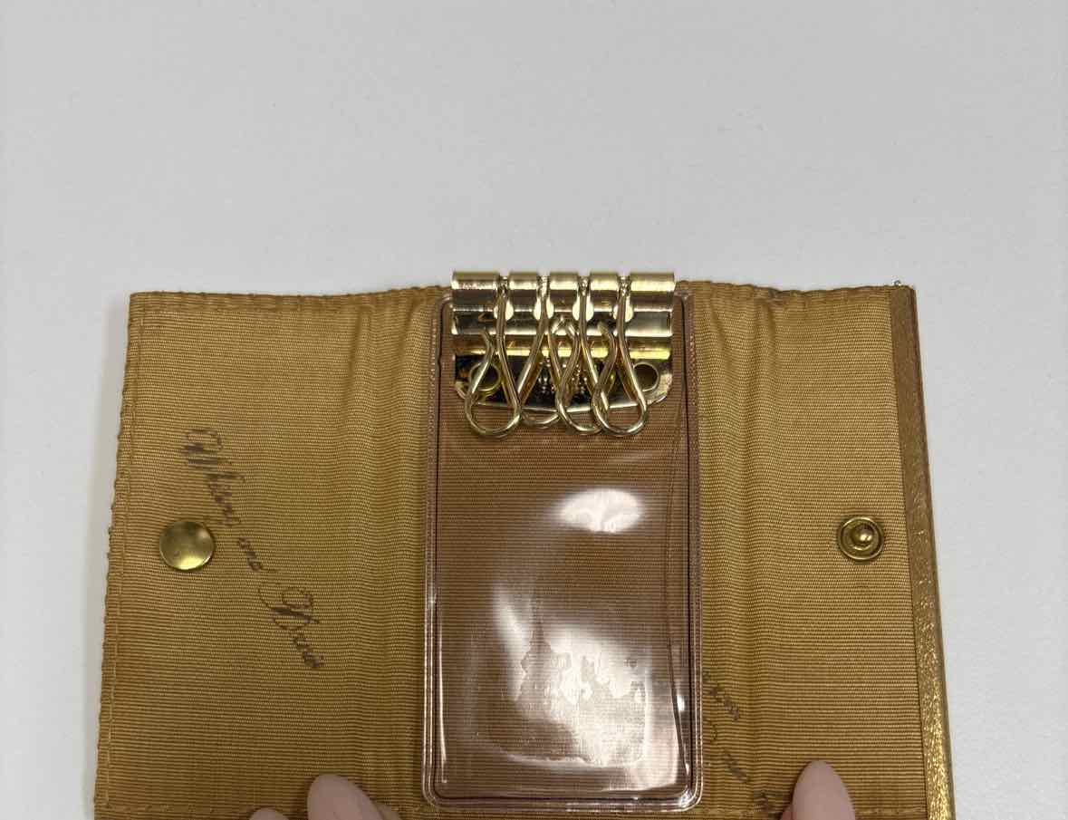 Vintage Whiting & Davis Gold Mesh Key Case Holder – 1960s–70s