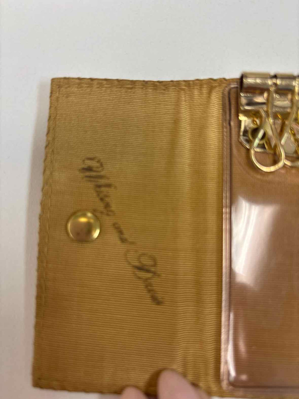Vintage Whiting & Davis Gold Mesh Key Case Holder – 1960s–70s