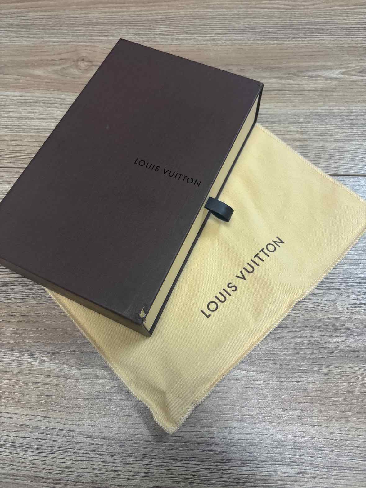 Louis Vuitton Damier Azur Balloon Illustre Mini Pochette Wristlet – Limited Edition