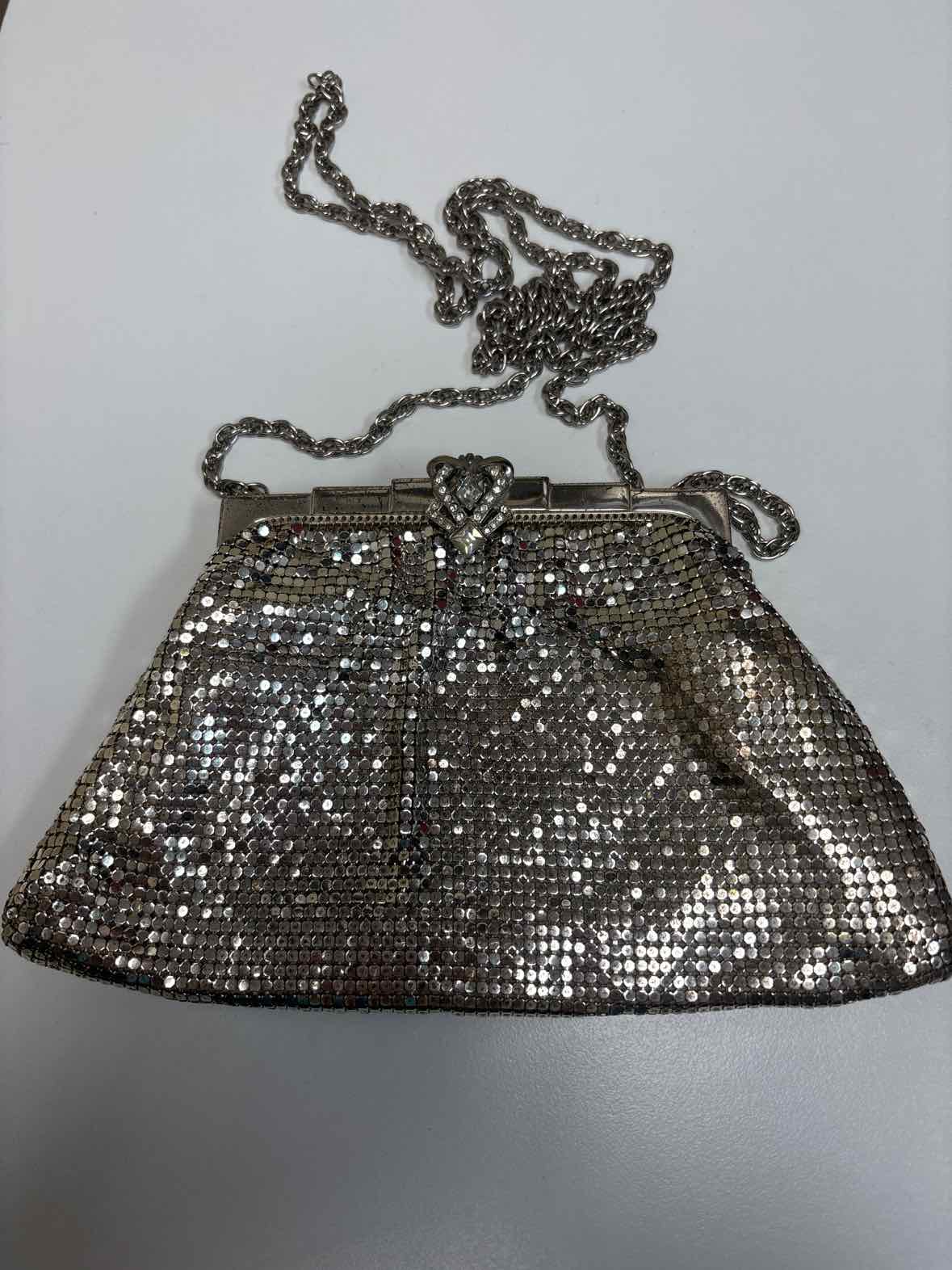 Vintage Whiting & Davis Silver Mesh Evening Purse – Art Deco Clasp (1950s–60s)